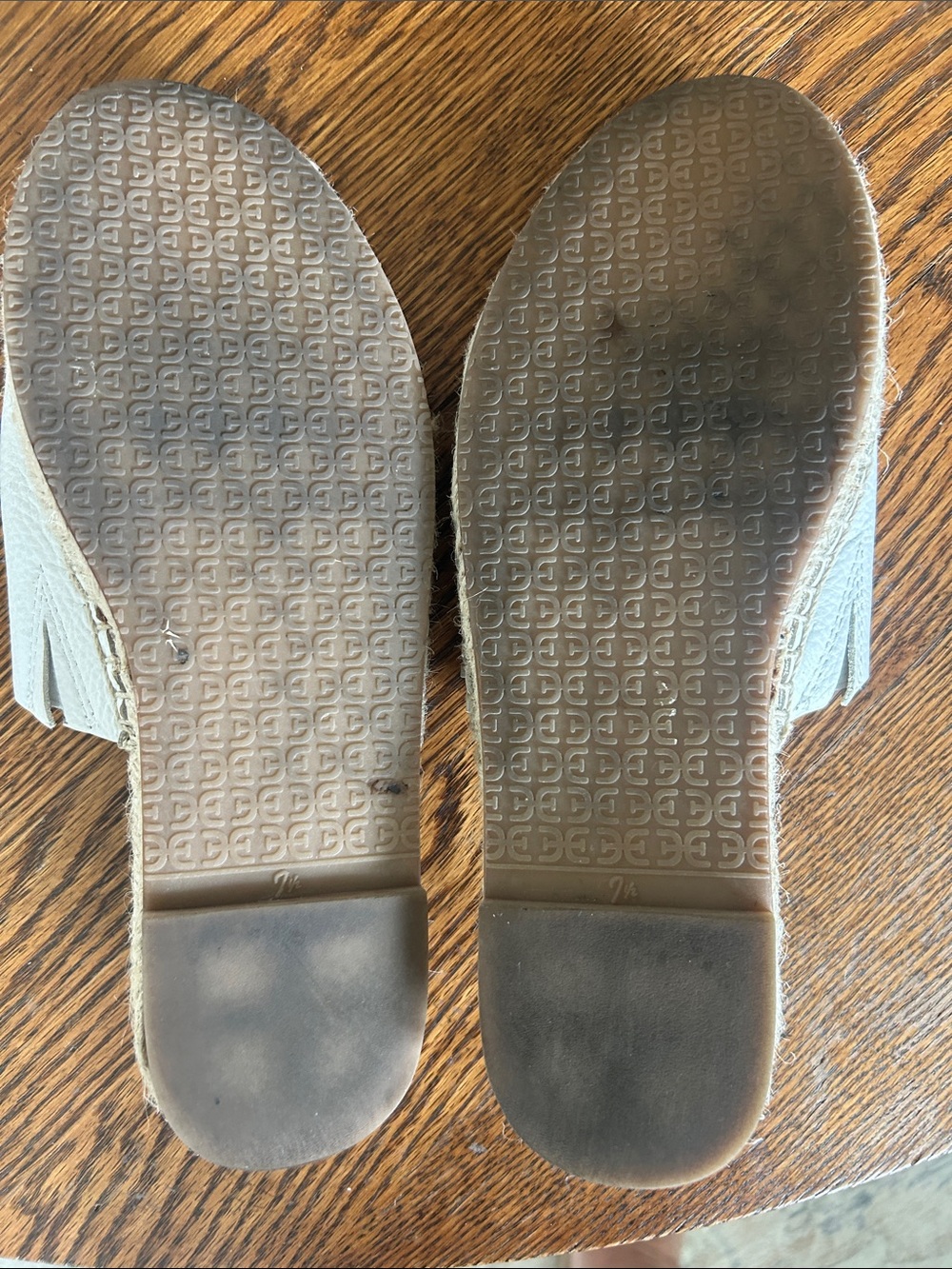 Sam Edelman White Scalloped Leather Slide Mules - Picture 2 of 4